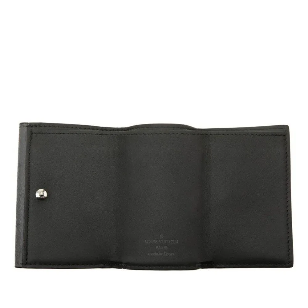 Louis Vuitton Discovery Compact Trifold Wallet M67630